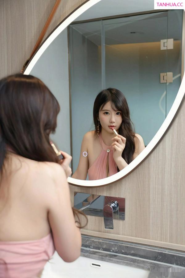   [XiuRen]高清写真图 2025.09.19 No.10786 小肉肉咪 粉色长裙第23张图片